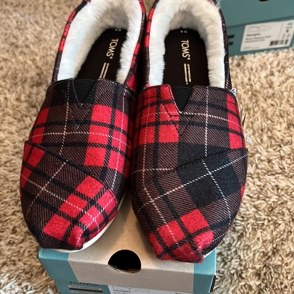 NEW Plaid - NWT Toms Red Tartan printed felt size 8. Have matching toddler size - Picture 4 of 5